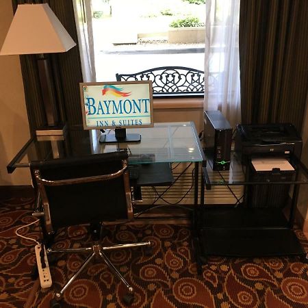 Baymont By Wyndham St. Joseph/Stevensville Exterior foto