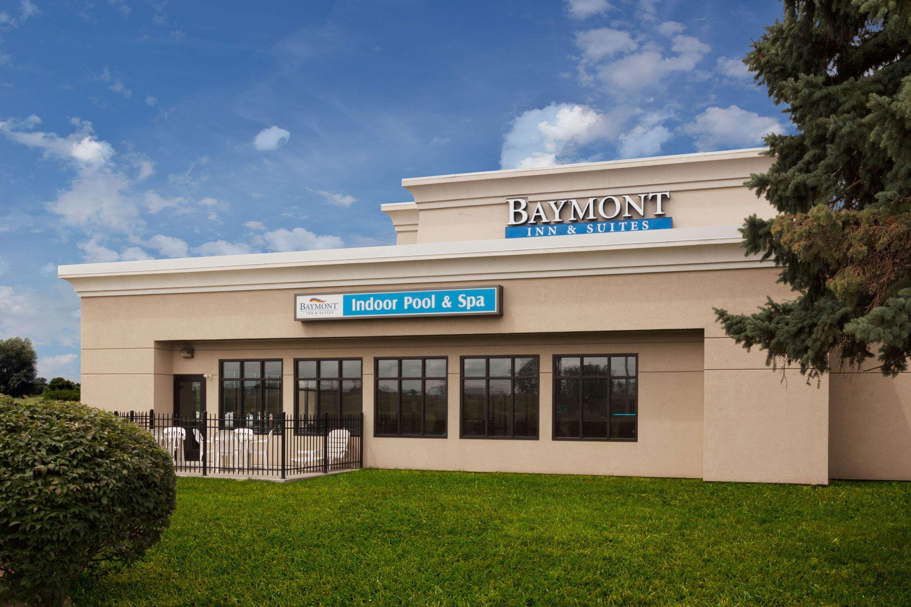 Baymont By Wyndham St. Joseph/Stevensville Exterior foto